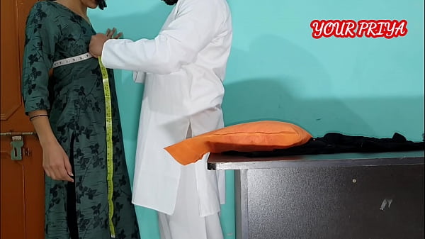 दर्जी बहनचोद धीरे से चोद, आज ही फाड़ देगा क्या? साफ़ हिंदी आवाज मे | YOUR PRIYA